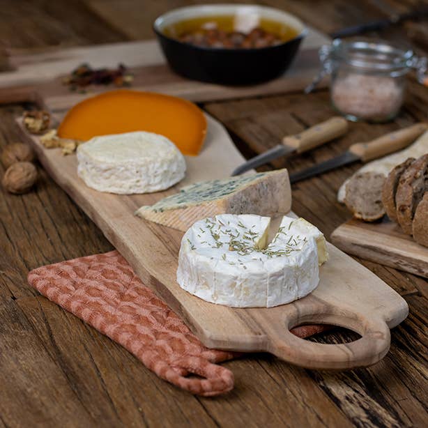 WOOD acacia wood cutting board 55cm x 16cm